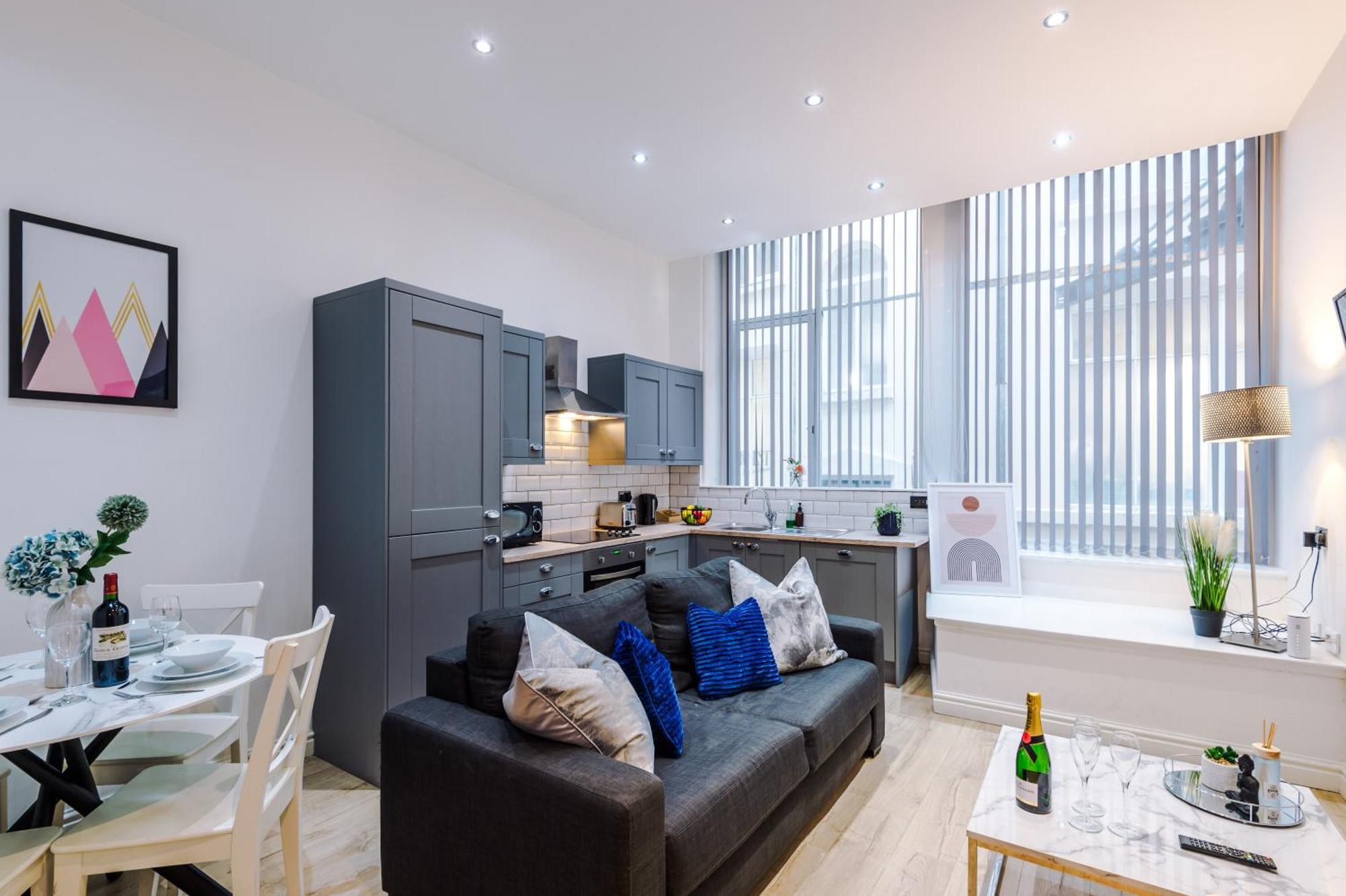 Modern 2-Bedroom Apt In The Heart Of City Centre Liverpool Exterior photo