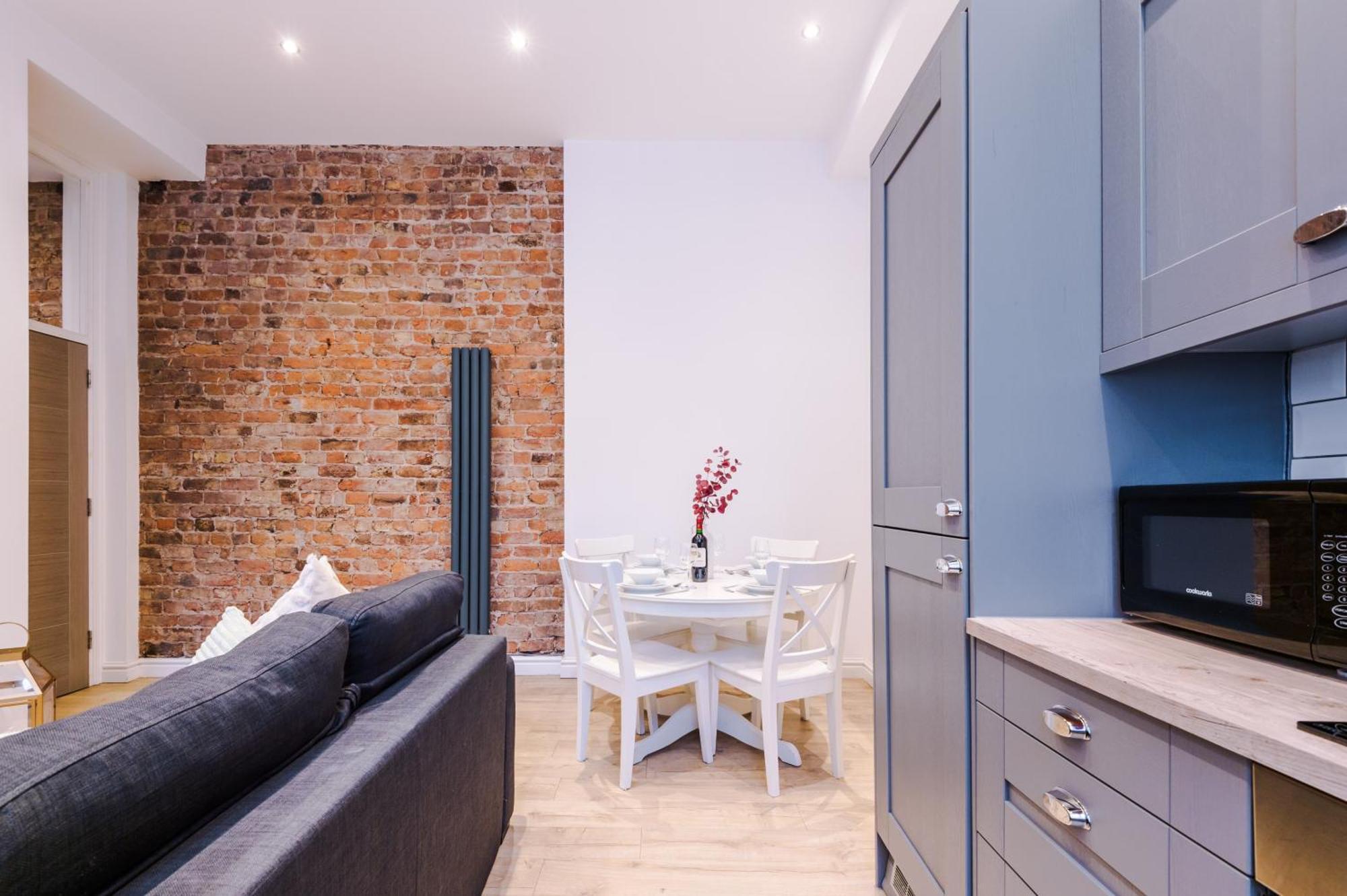 Modern 2-Bedroom Apt In The Heart Of City Centre Liverpool Exterior photo
