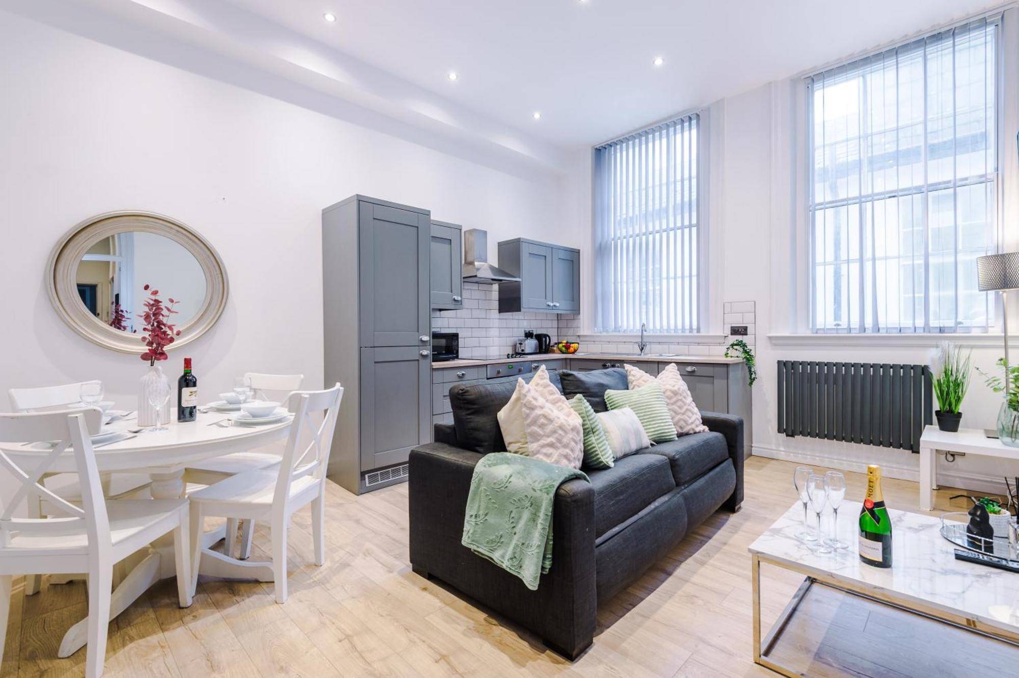 Modern 2-Bedroom Apt In The Heart Of City Centre Liverpool Exterior photo